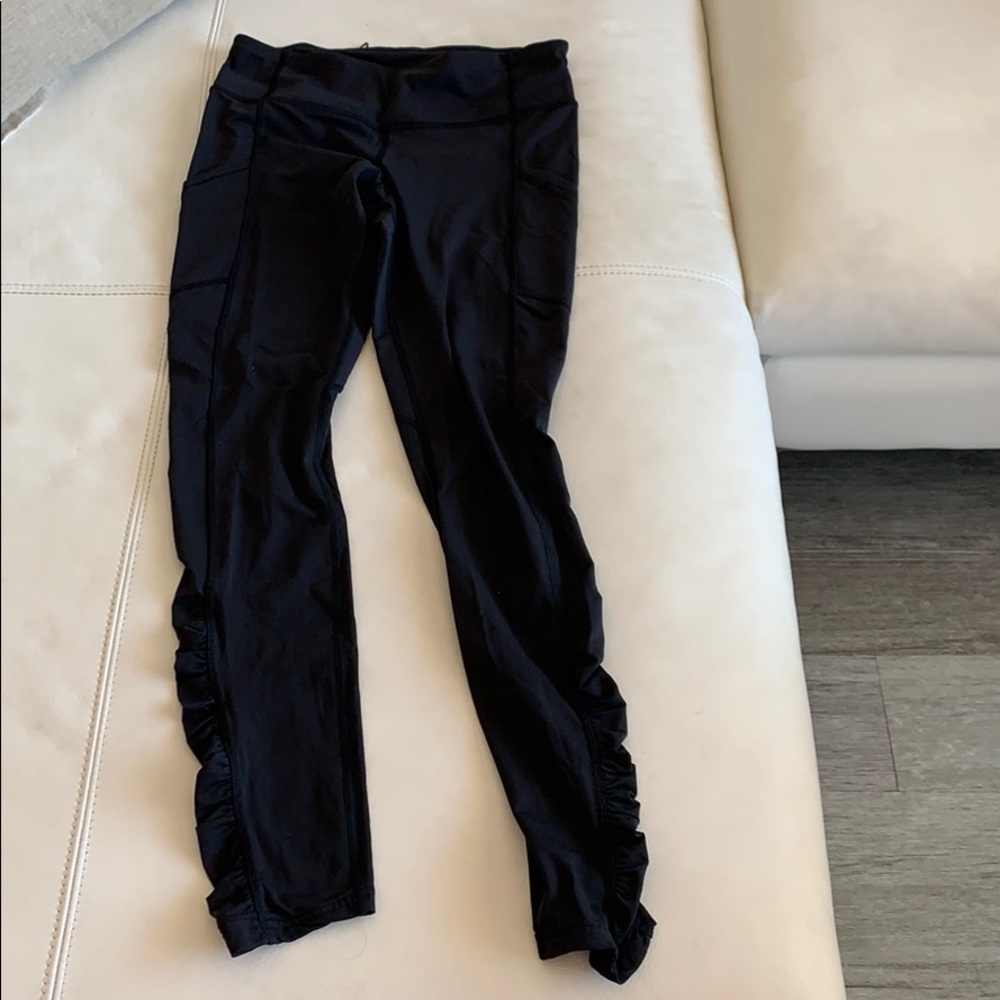 Lululemon running tight